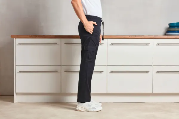 Pantalon de chef "Essential" porté — vue 4