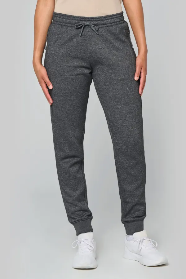 Pantalon de jogging à poches multisports unisexe porté — vue 2