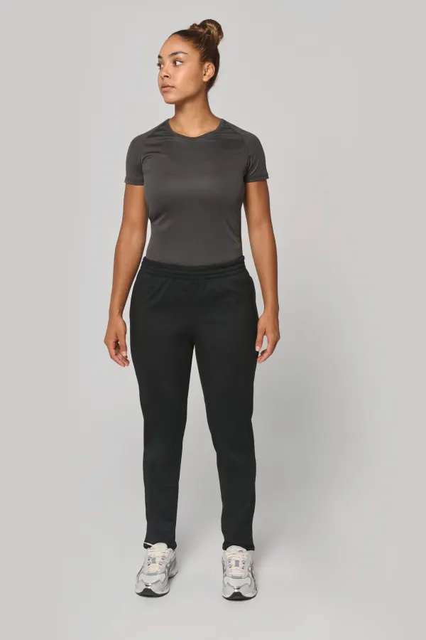 Pantalon de survêtement unisexe porté — vue 4