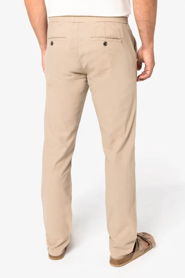 Pantalon écoresponsable en lin et coton bio homme porté — vue 2