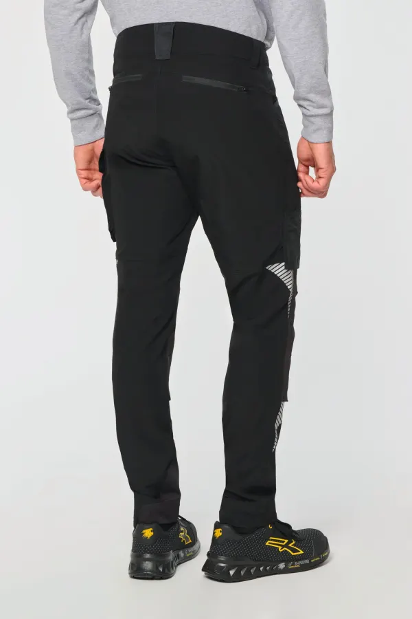 Pantalon léger stretch recyclé multipoches unisexe porté — vue 1