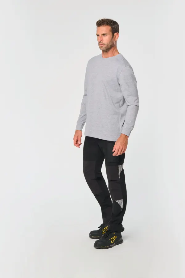 Pantalon léger stretch recyclé multipoches unisexe porté — vue 3
