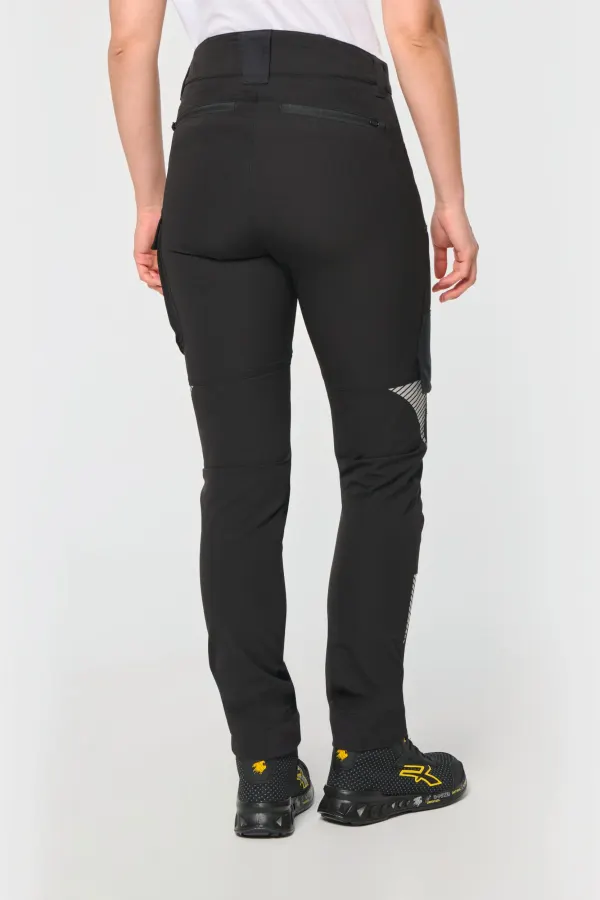 Pantalon stretch recyclé multipoches unisexe porté — vue 4