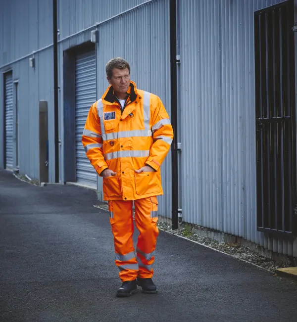 Parka de sécurité haute visibilité 7 en 1 porté — vue 4