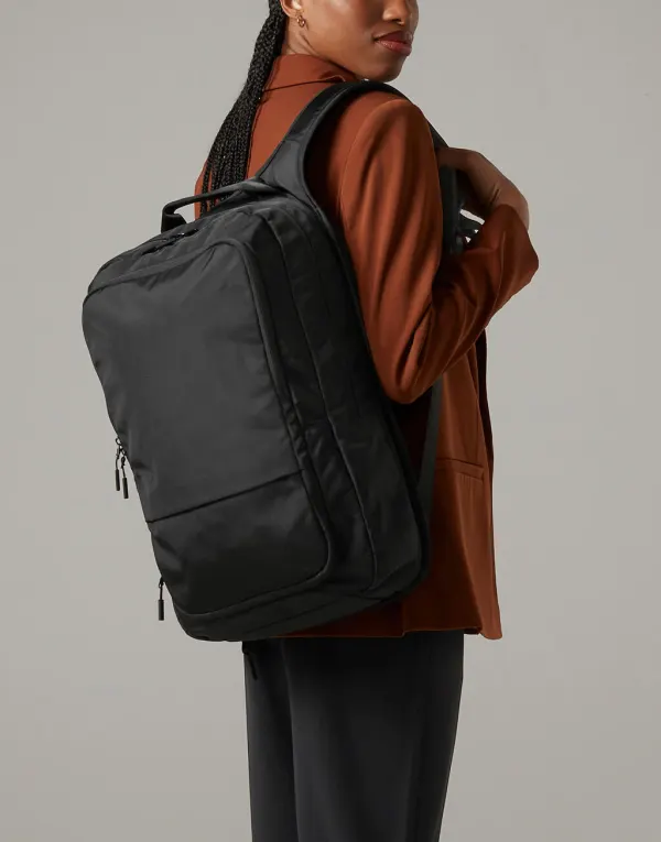 Pitch Black 24 Hour Backpack porté — vue 1