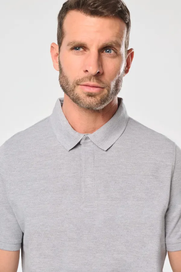 Polo col boutons pression manches courtes homme porté — vue 4