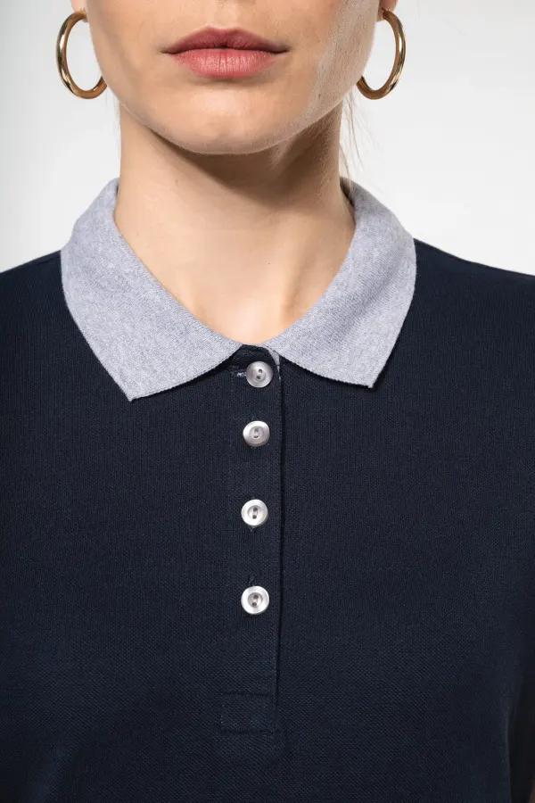 Polo piqué bicolore femme porté — vue 3