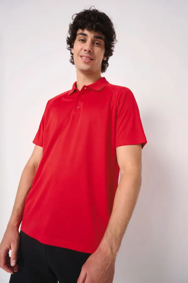 Polo sport homme porté — vue 1