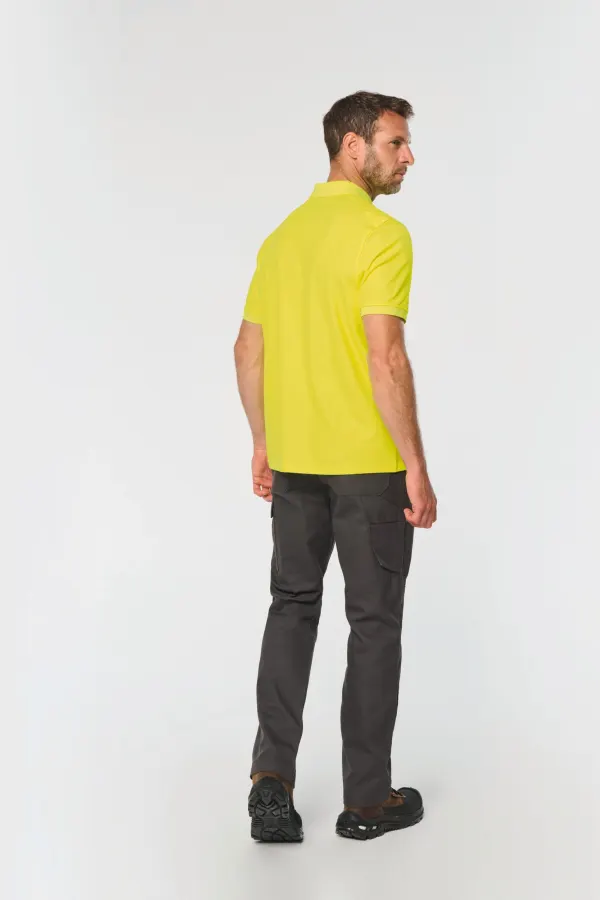 Polo unisexe écoresponsable coton/polyester porté — vue 2
