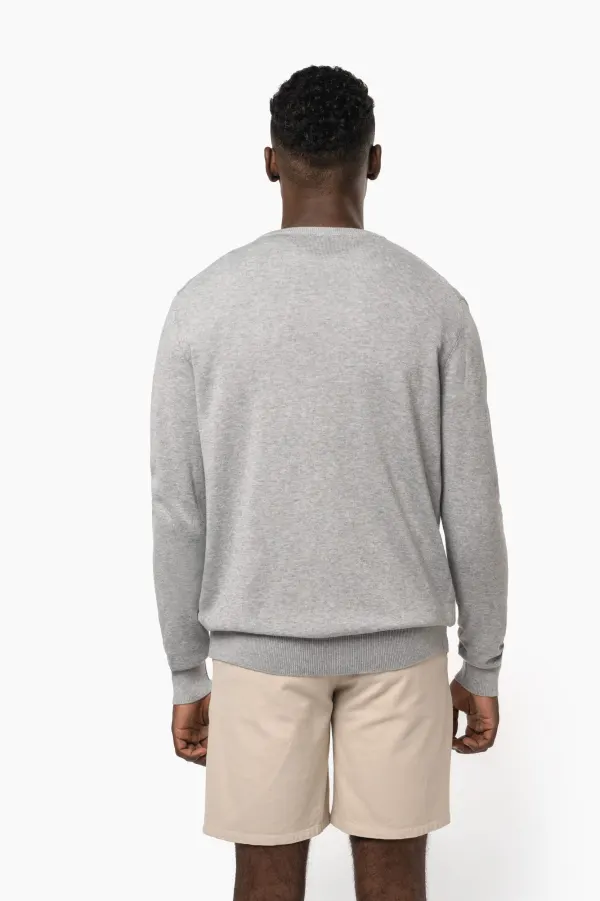Pull col en V écoresponsable homme porté — vue 1