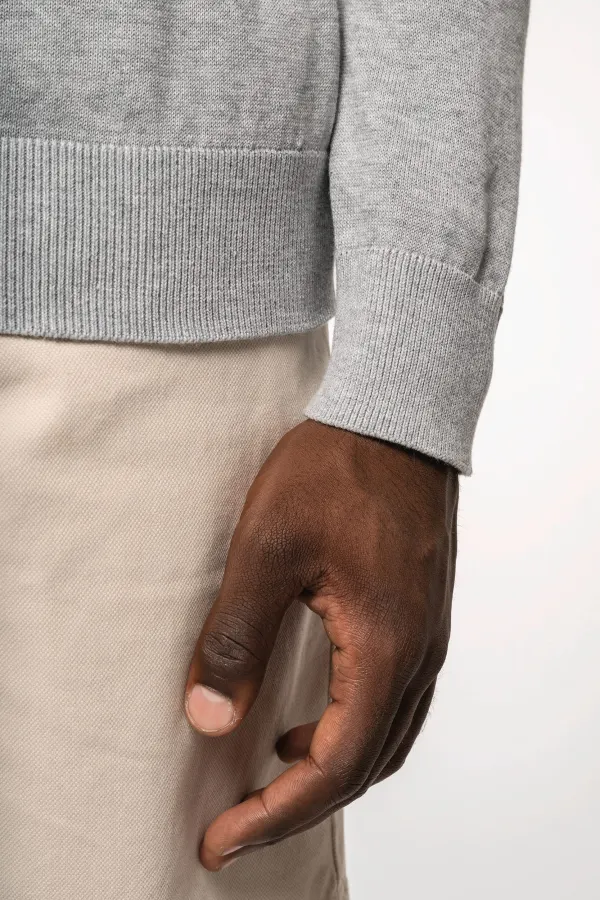Pull col en V écoresponsable homme porté — vue 3