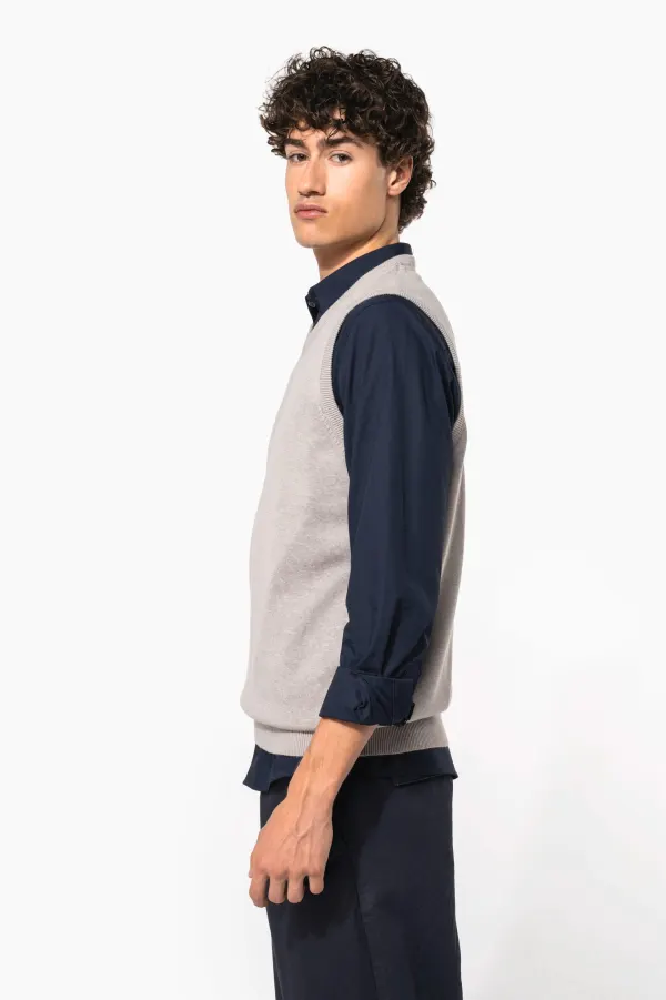 Pull col V sans manches porté — vue 2