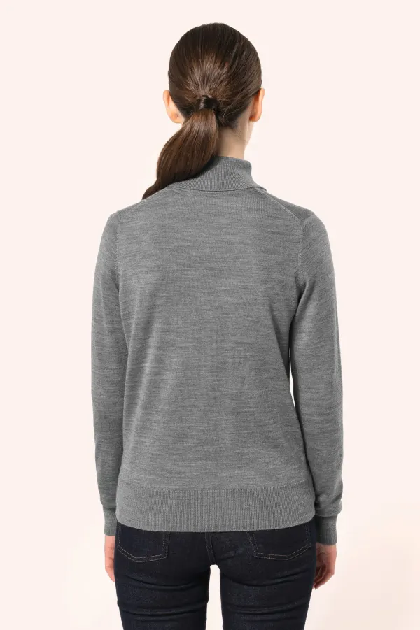 Pull Mérinos col roulé femme porté — vue 1