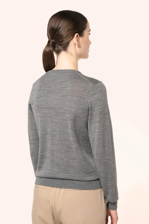 Pull Mérinos col V femme porté — vue 1