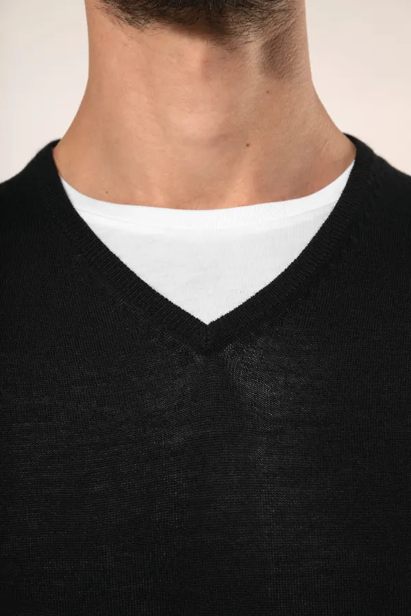 Pull Mérinos col V homme porté — vue 3