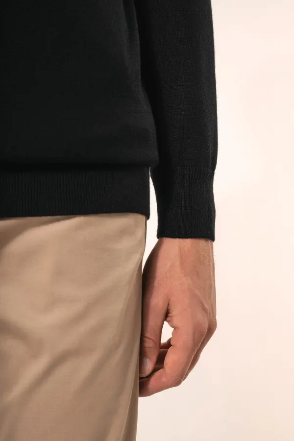 Pull Mérinos col V homme porté — vue 4