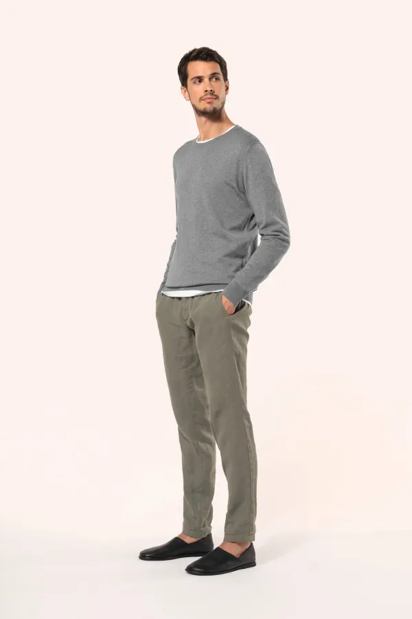 Pull Supima® col rond homme porté — vue 2