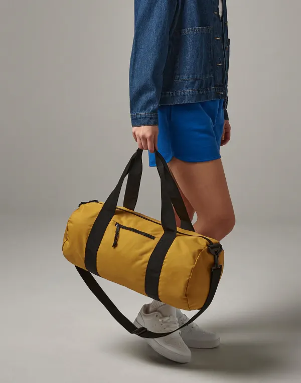 Recycled Barrel Bag porté — vue 1
