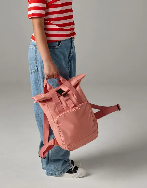 Recycled Mini Twin Handle Roll-Top Backpack porté — vue 3