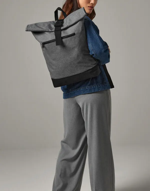 Roll-Top Backpack porté — vue 1