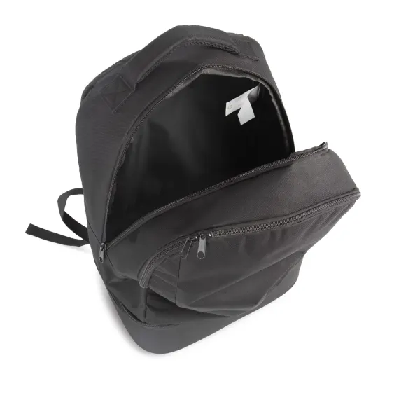 Sac à dos sports d'équipe à fond rigide porté — vue 3