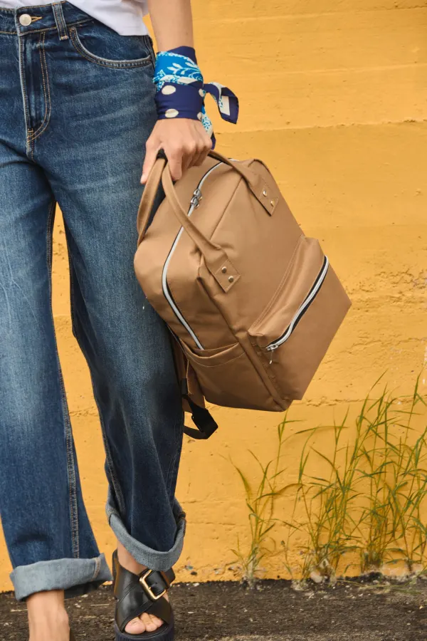 Sac à dos style urbain porté — vue 4
