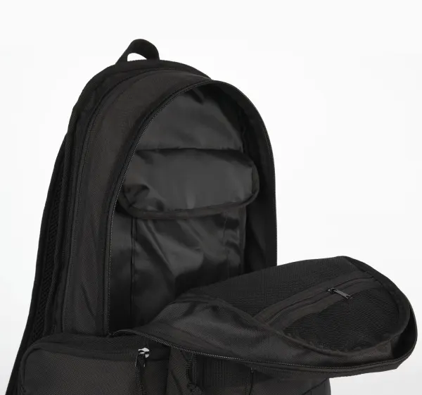Sac à dos tactique MOLLE, style urbain porté — vue 4