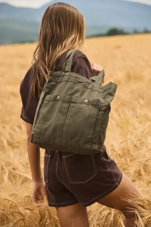Sac à main à double poche frontale porté — vue 1