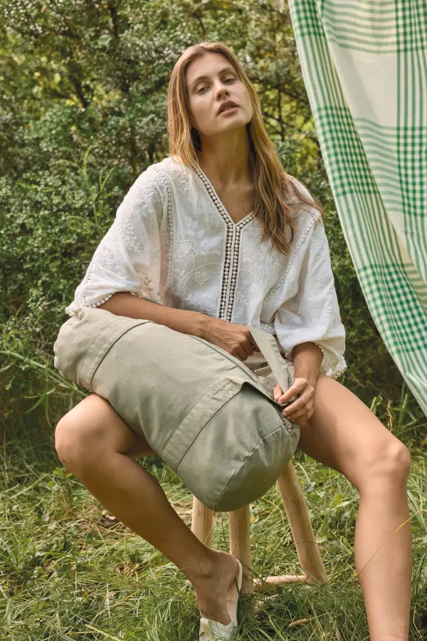 Sac polochon en coton biologique porté — vue 1