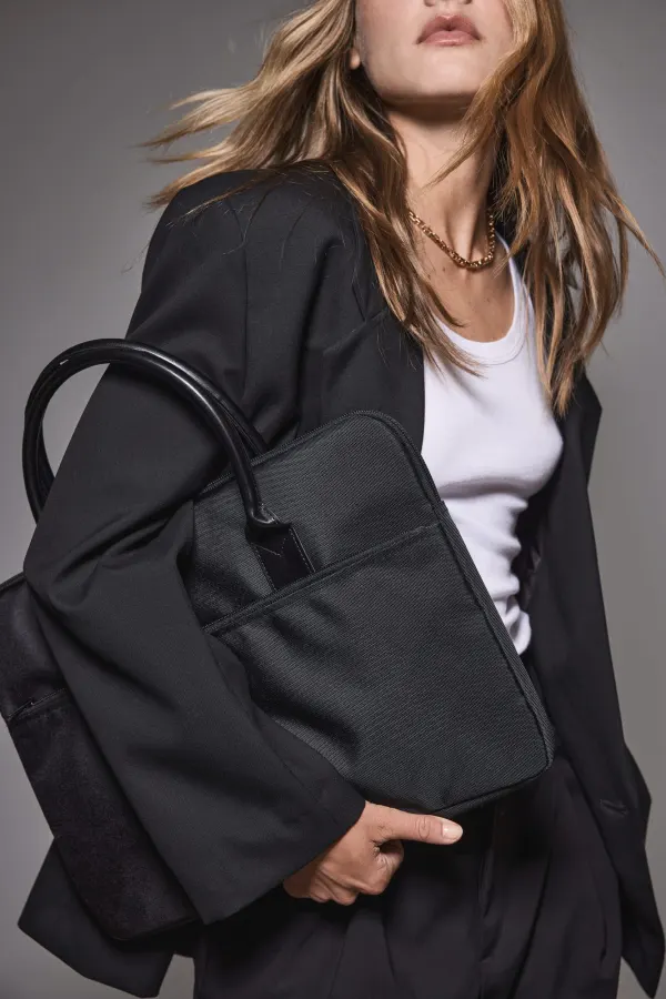 Sac porte-ordinateur Kialma par K-loop porté — vue 1