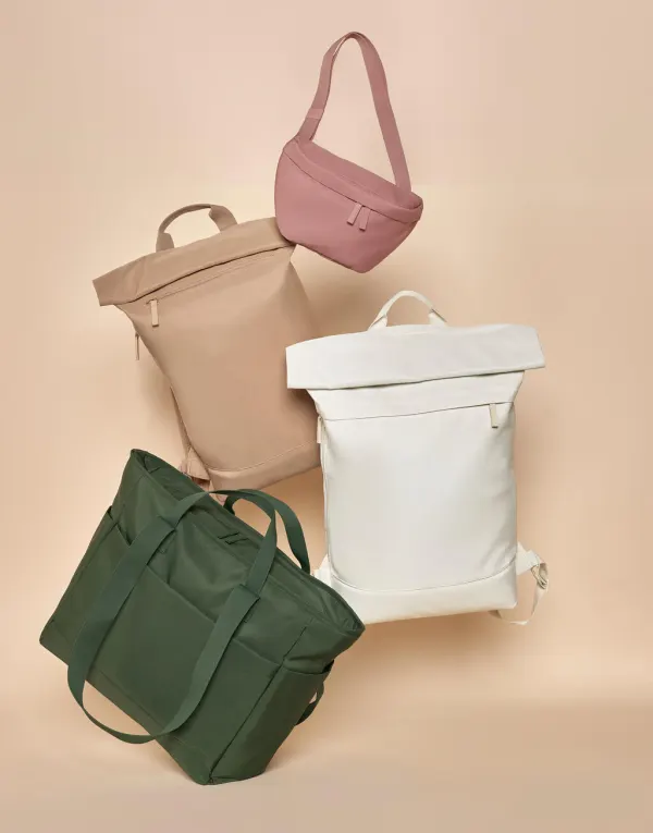 Simplicity Roll-Top Backpack Lite porté — vue 2