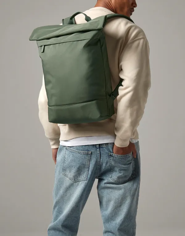 Simplicity Roll-Top Backpack porté — vue 1