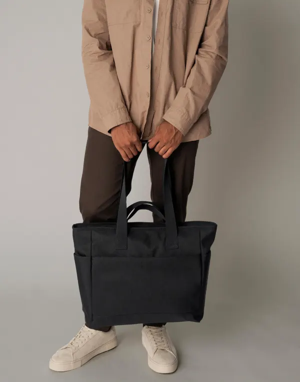 Simplicity Tote porté — vue 3