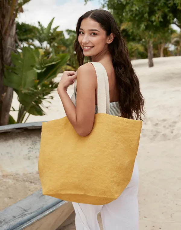 Soft Washed Jute Beach Bag porté — vue 4