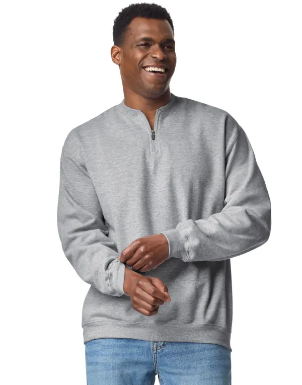 Softstyle Midweight Adult Fleece 1/4 Zip Sweat porté — vue 2