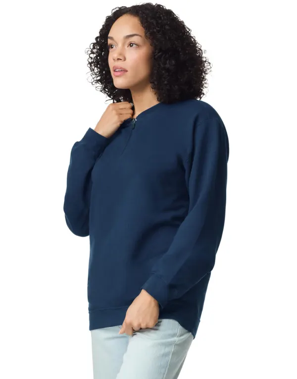 Softstyle Midweight Adult Fleece 1/4 Zip Sweat porté — vue 3