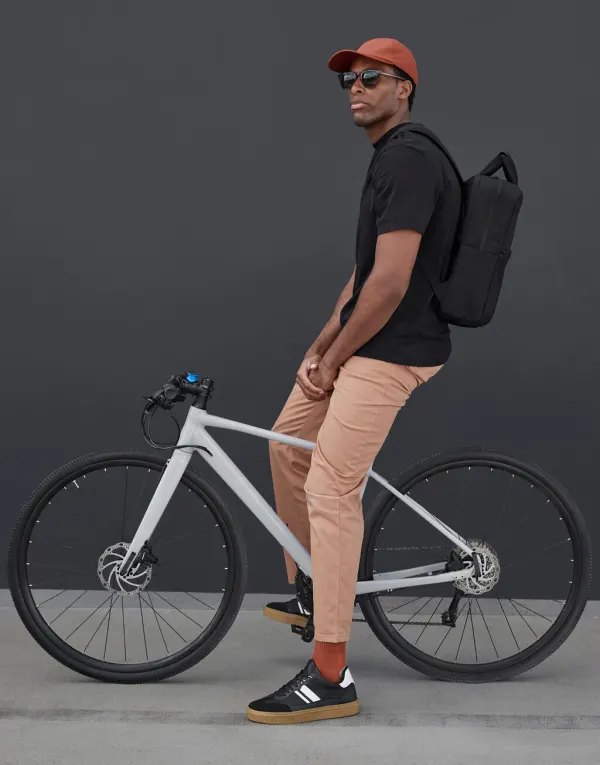 Stockholm Laptop Backpack porté — vue 1