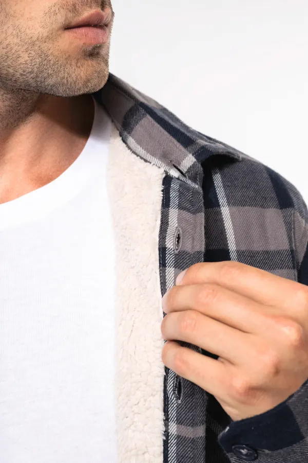 Surchemise à carreaux doublée sherpa homme porté — vue 2