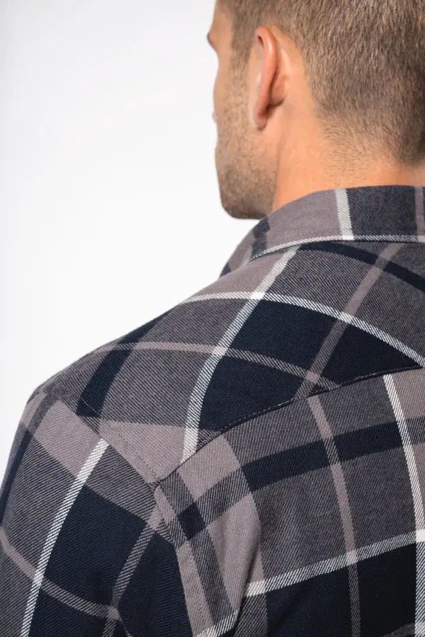 Surchemise à carreaux doublée sherpa homme porté — vue 3