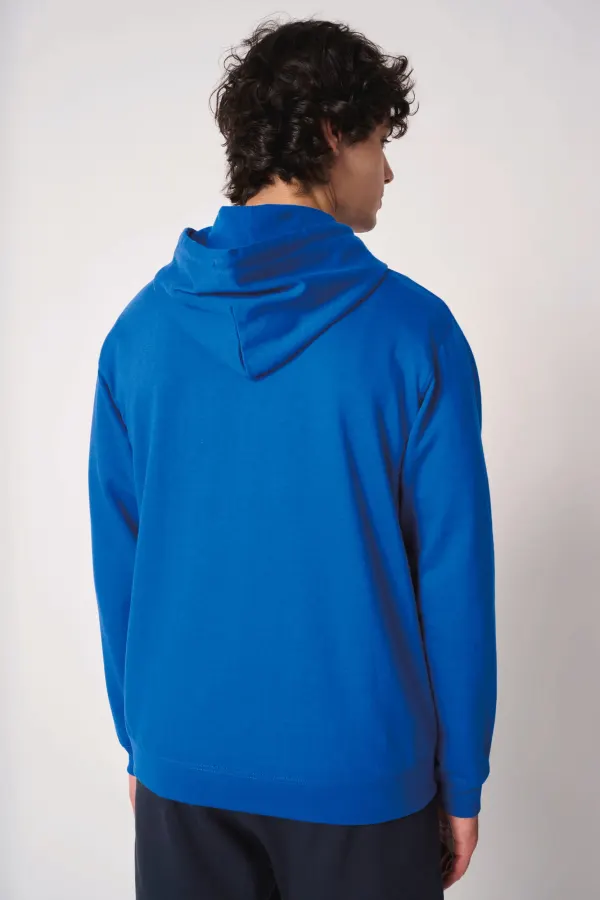 Sweat-shirt à capuche unisexe porté — vue 2