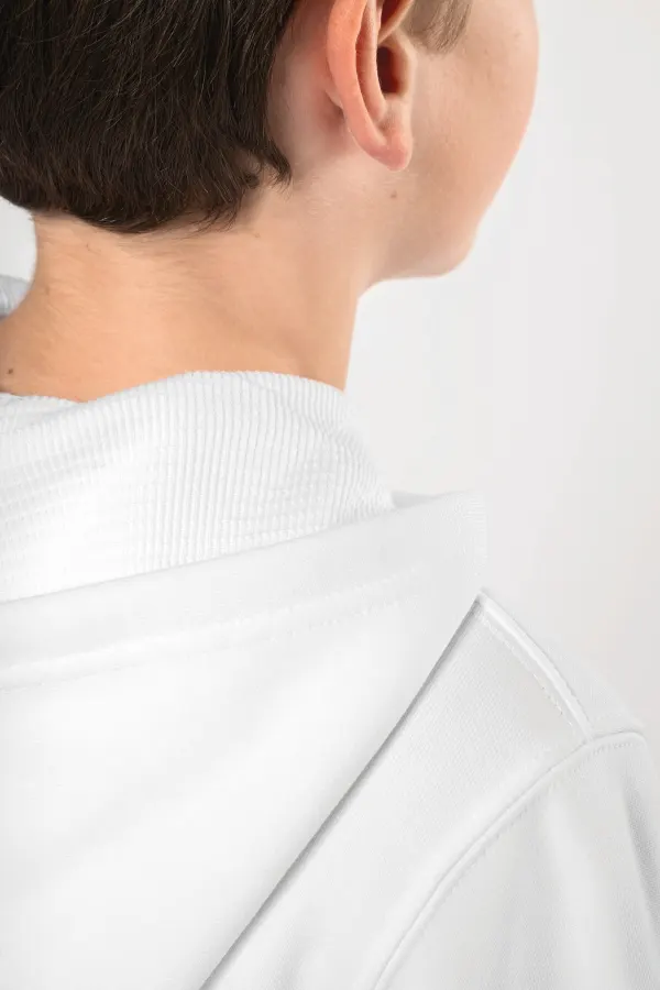 Sweat-shirt capuche zippé enfant porté — vue 3