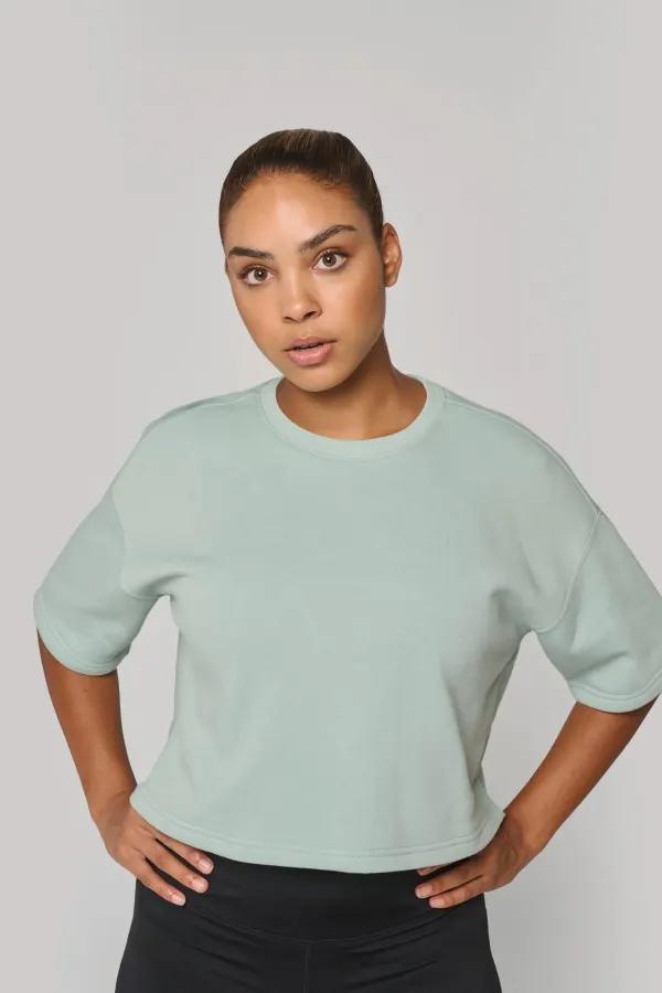 Sweat-shirt crop à manches courtes col rond femme porté — vue 2