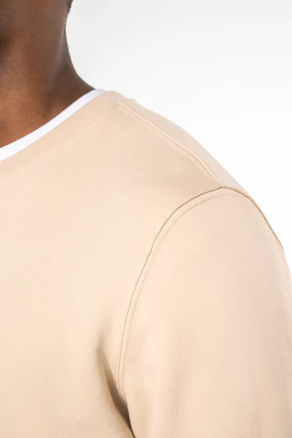 Sweat-shirt écoresponsable col rond unisexe porté — vue 3