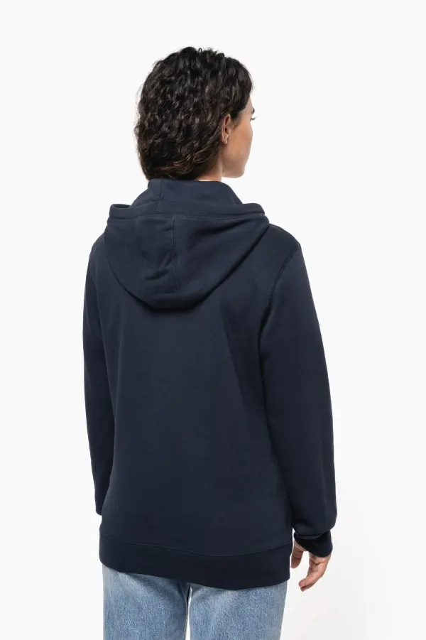 Sweat-shirt french terry écoresponsable à capuche unisexe porté — vue 4