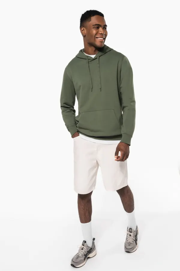 Sweat-shirt recyclé à capuche unisexe porté — vue 2