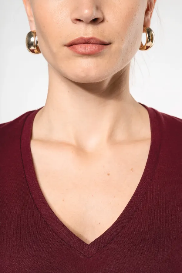 T-shirt BIO150 IC col V femme porté — vue 3