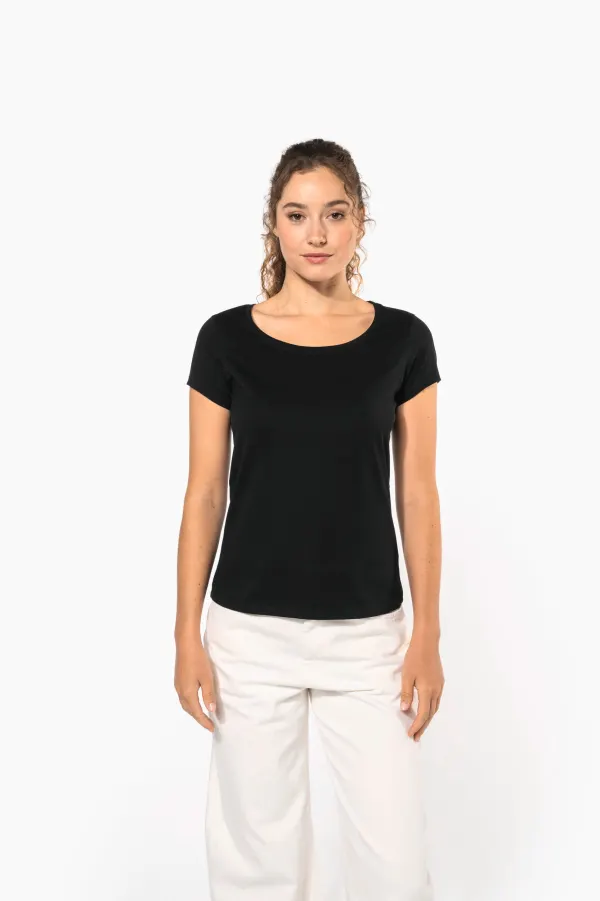 T-shirt col bateau manches courtes femme porté — vue 4