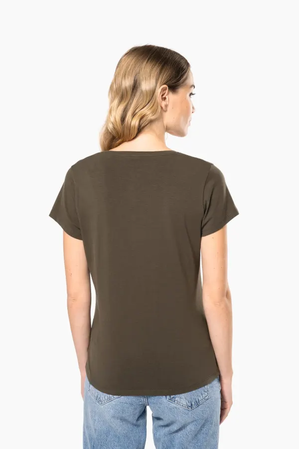 T-shirt col rond manches courtes femme porté — vue 1