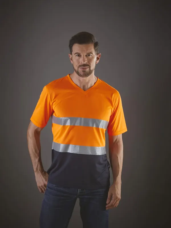 T-shirt col V haute visibilité Top Cool porté — vue 3