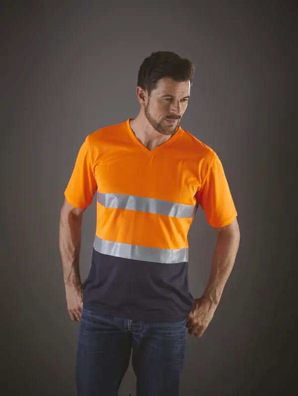 T-shirt col V haute visibilité Top Cool porté — vue 4